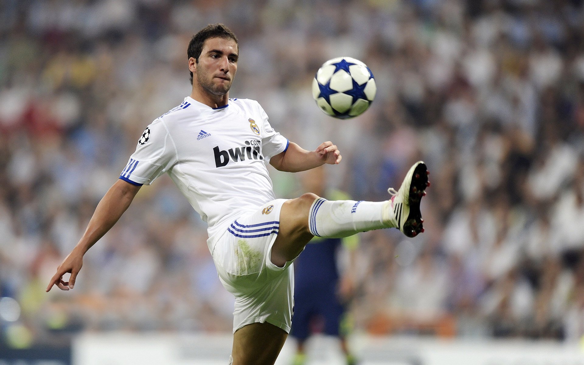 利物浦中场轮换效果显著,控场能力明显提升,利物浦买中场